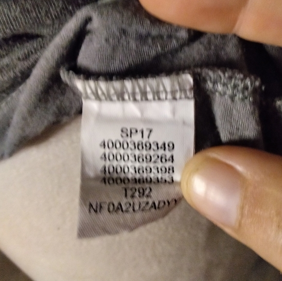 The North Face Graphic Baby Tee Gray Sunrise Slim Fit Size Small - Picture 2 of 7